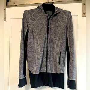 Lululemon jacket, excellent condition, no tag but size 10, hip length